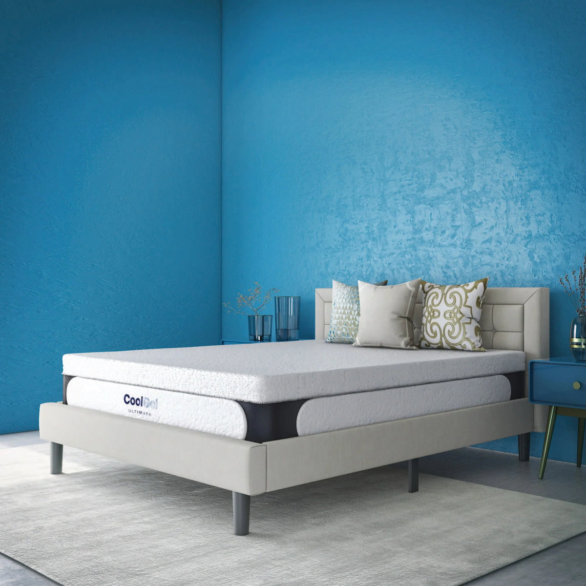 Queen Gel Memory Foam Mattress with 2 Pillows G818291