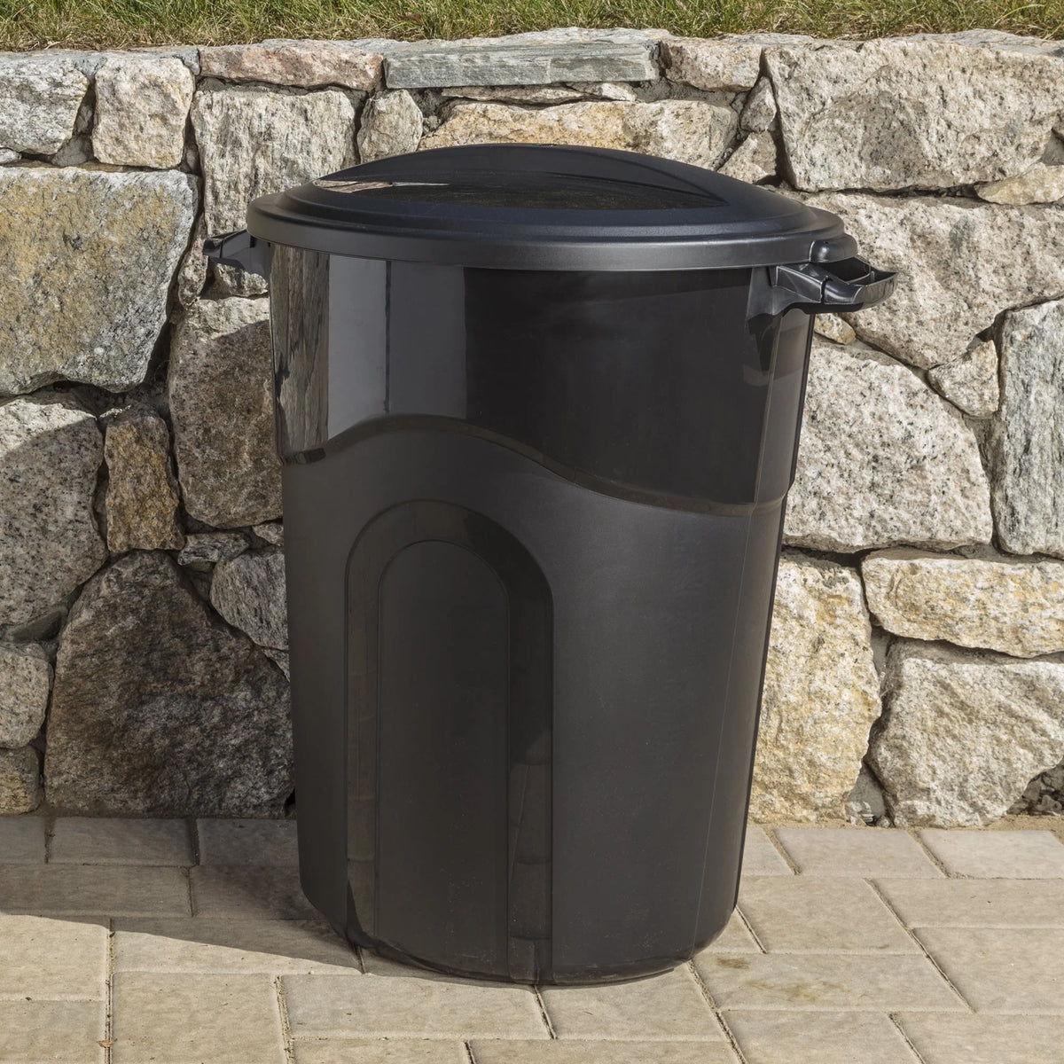 32 Gallon Heavy Duty Plastic Garbage Can with Lid O8011
