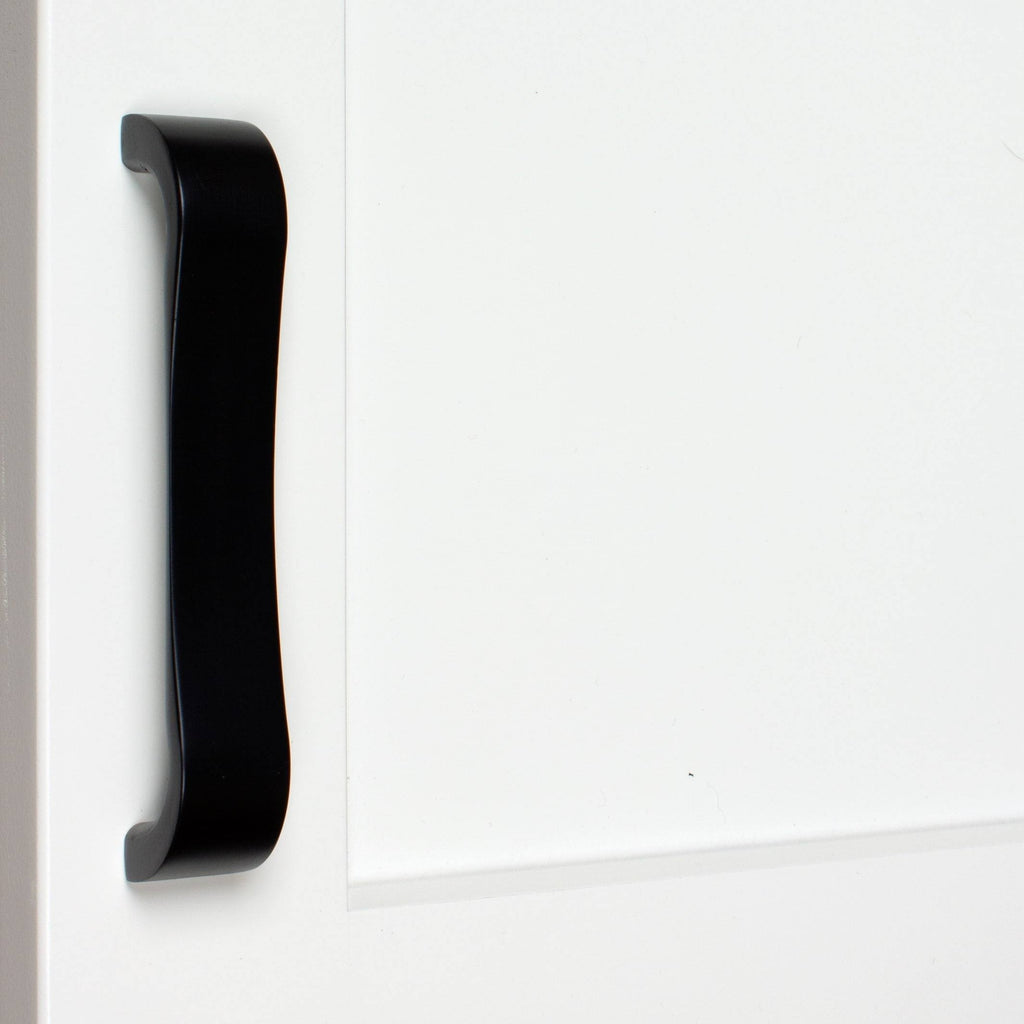 Matte Black Curved Flat Cabinet Pull Handles, Pack of 25 O815211